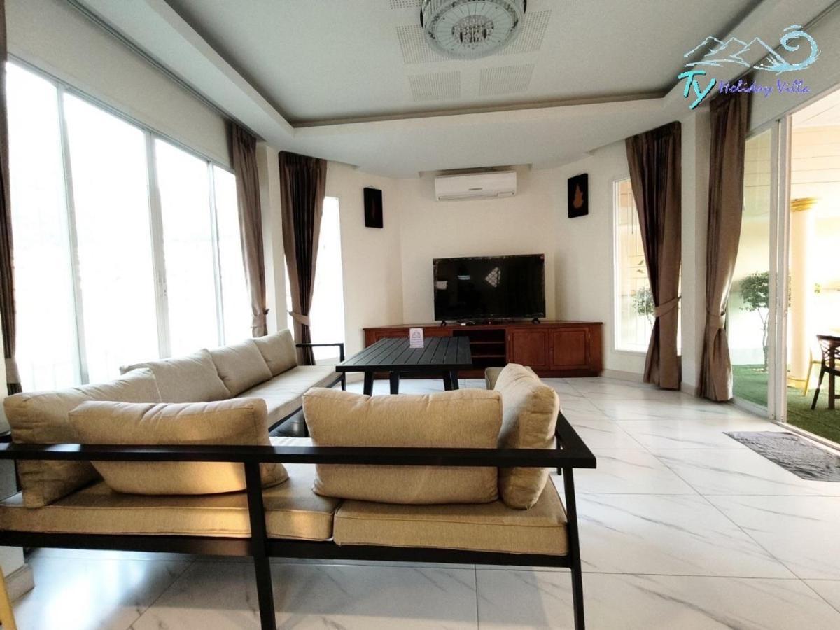 Ty Holiday Resort Pattaya Exterior photo
